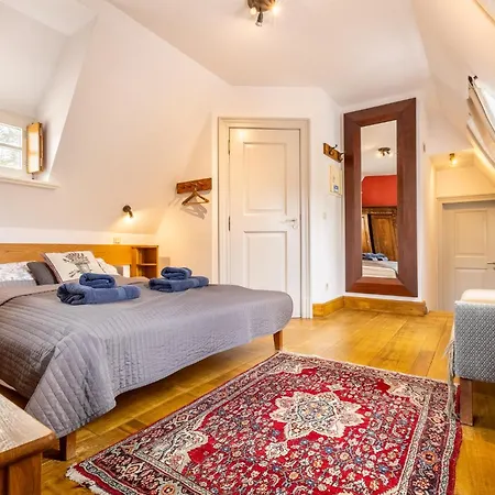 Gosciniec Pod Zajacem Bed & Breakfast 4*