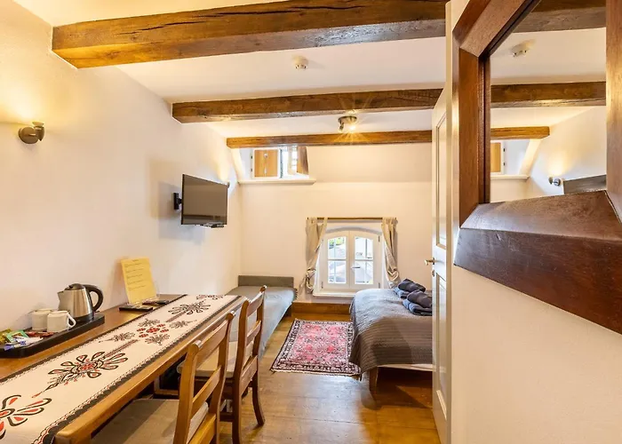 Gosciniec Pod Zajacem Olesnica (Lower Silesia)